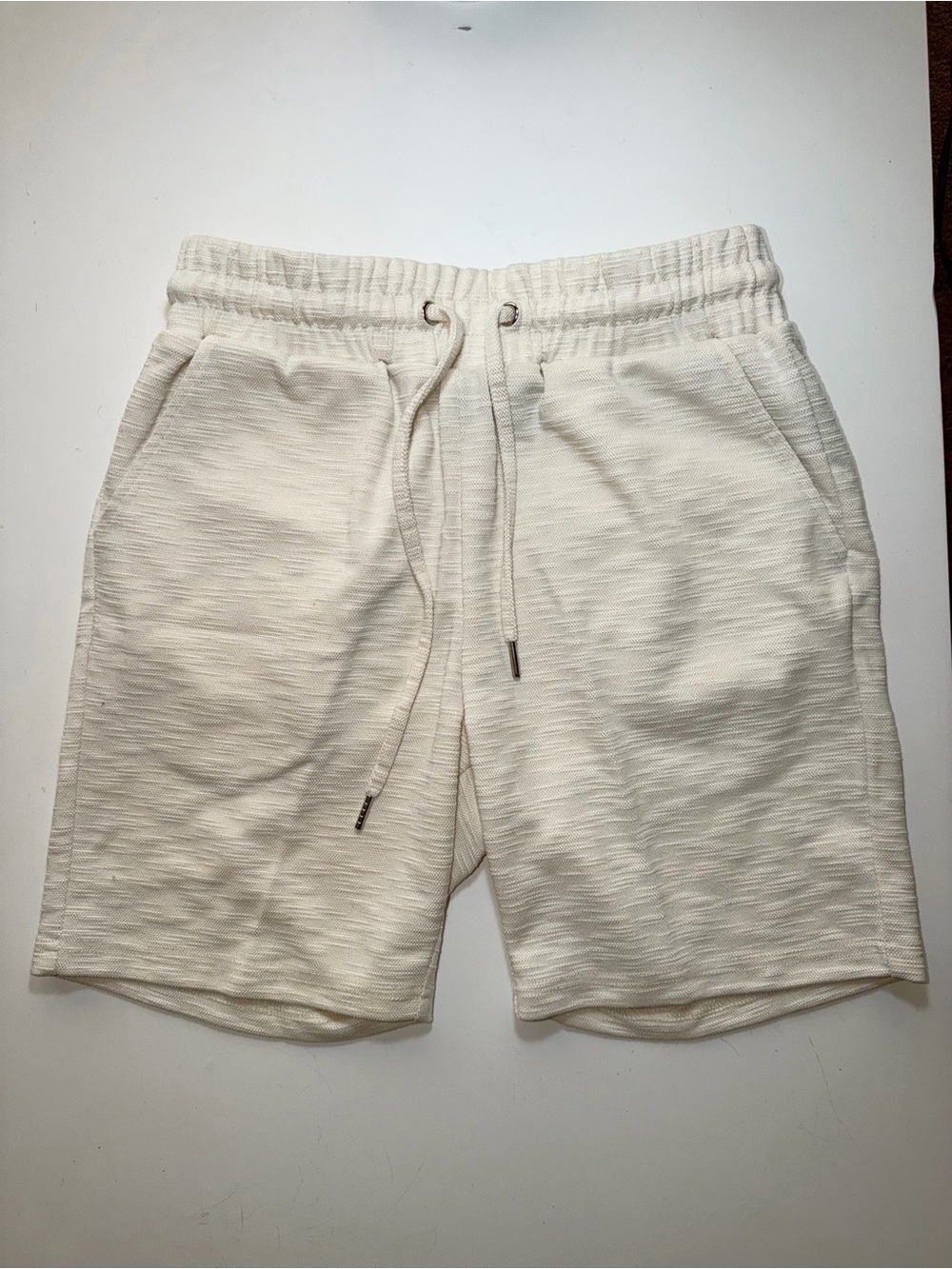 maniere de voir Textured Unisex Shorts Size Medium